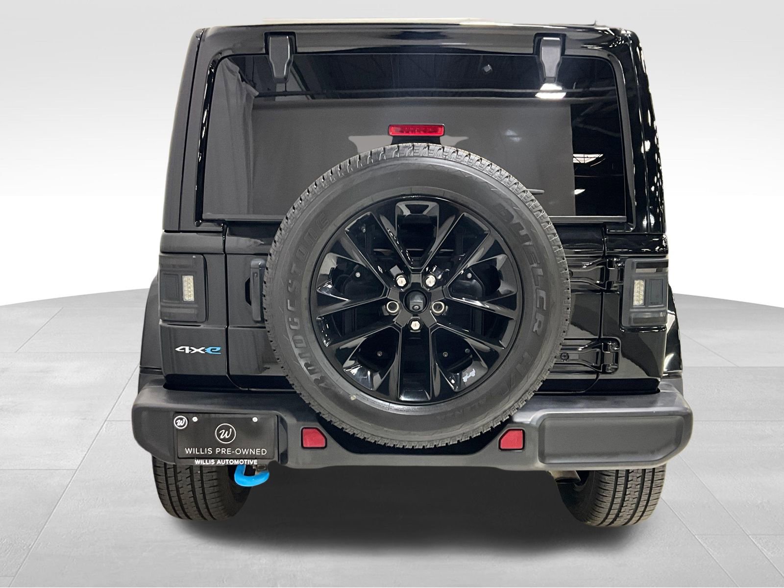 Used 2022 Jeep Wrangler Unlimited Sahara w/ Cold Weather Group AWD/4WD image 6