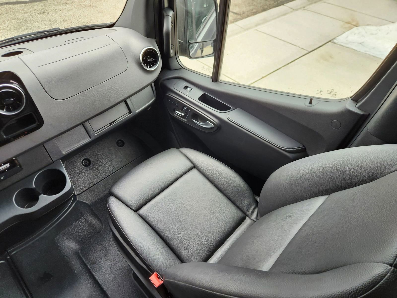 Used 2023 Mercedes-Benz Sprinter 2500 image 51