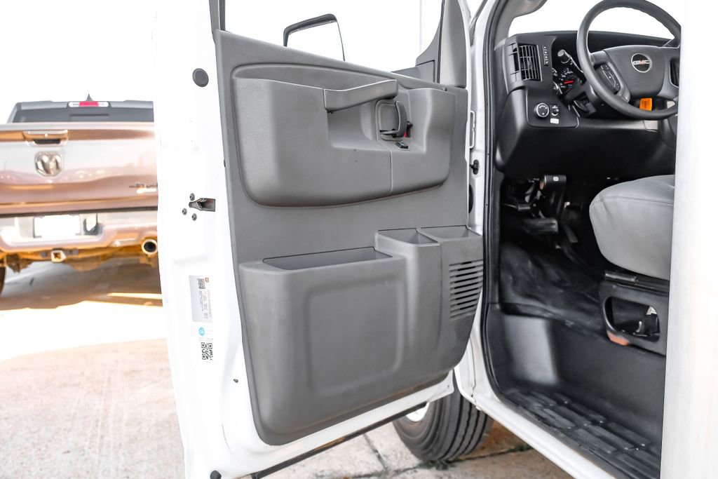 Used 2021 GMC Savana 3500 Extended w/ Power Convenience Package image 28