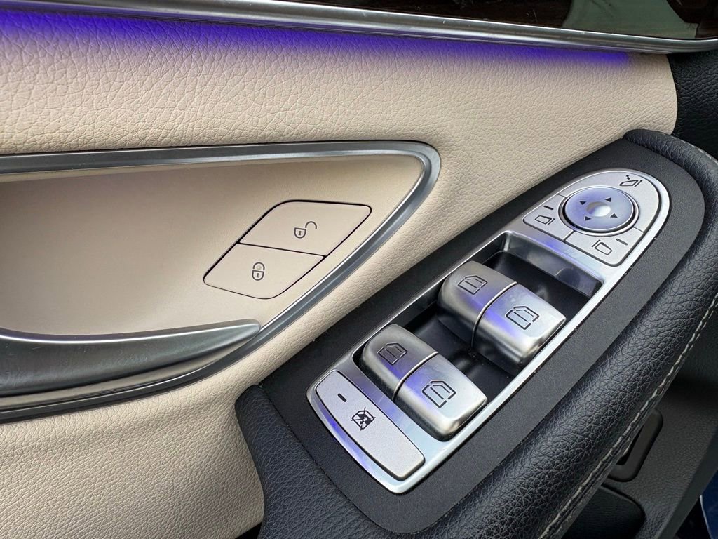 Used 2020 Mercedes-Benz C 300 4MATIC Sedan image 23
