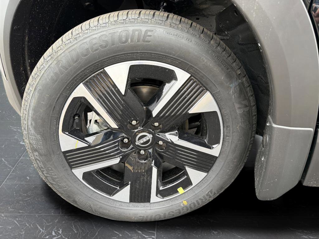 Used 2026 Nissan Kicks SV w/ Cold Weather Package AWD/4WD image 32