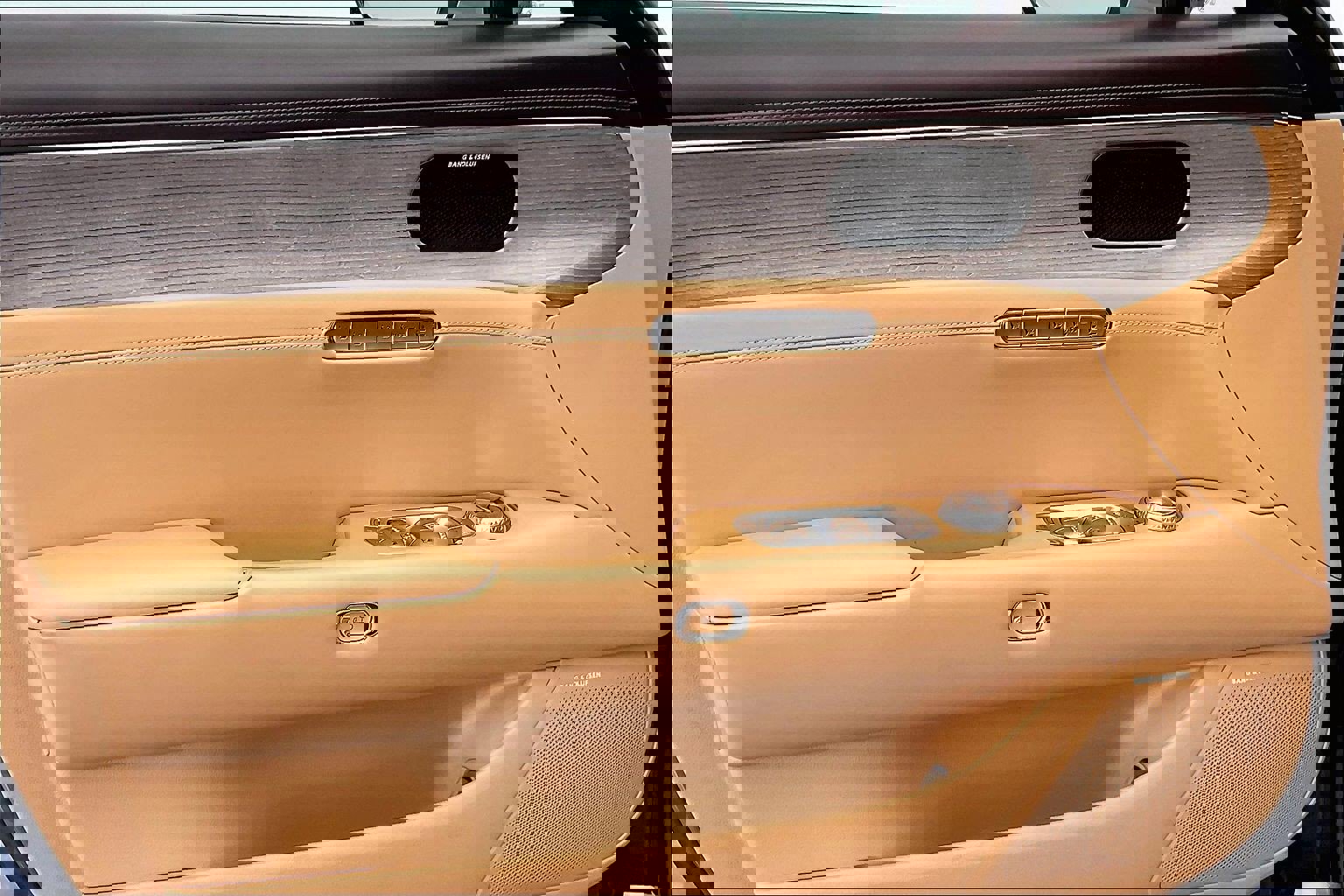 Used 2023 Genesis G90 3.5T image 23