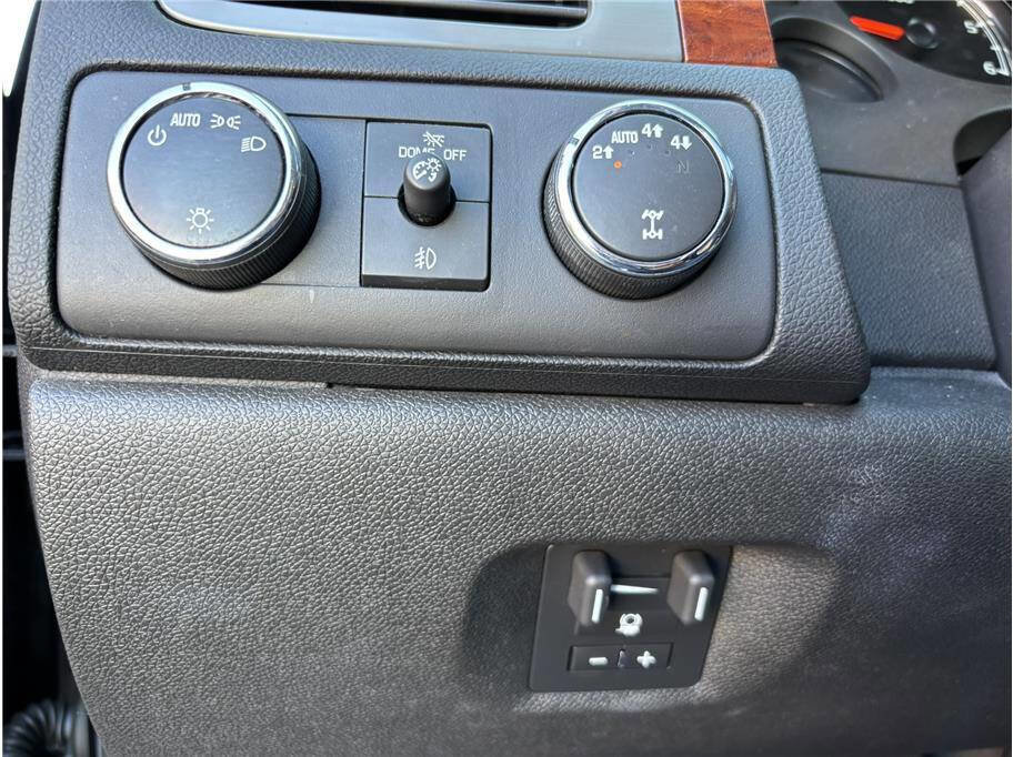 Used 2011 Chevrolet Tahoe LTZ image 26