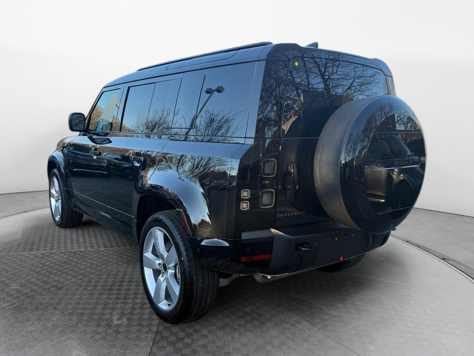 New 2026 Land Rover Defender 110 X-Dynamic SE AWD/4WD image 5