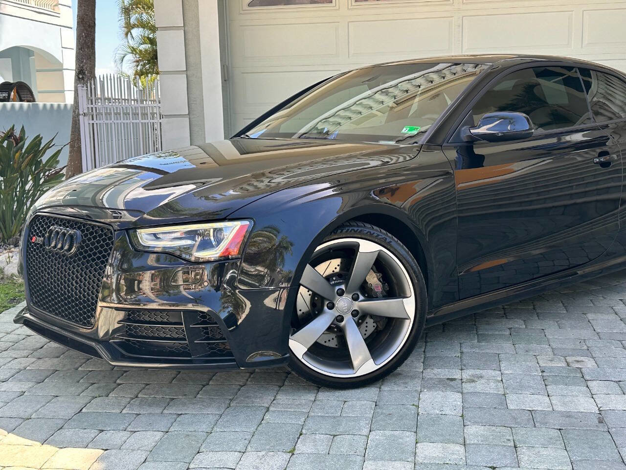 Used 2013 Audi RS 5 Coupe w/ Audi MMI Navigation Plus Pkg image 2