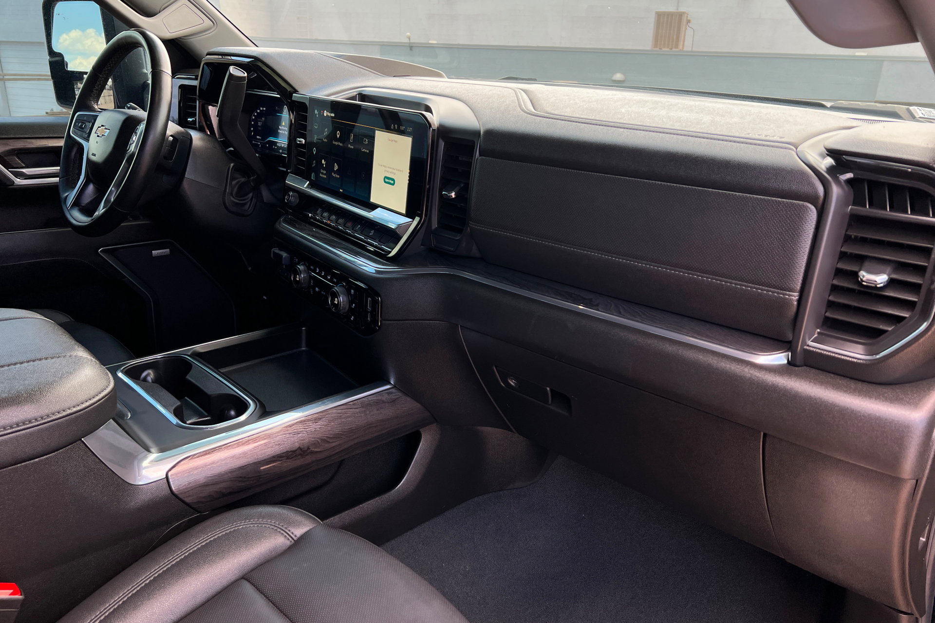 Used 2025 Chevrolet Silverado 3500 LTZ w/ LTZ Convenience Package AWD/4WD image 24
