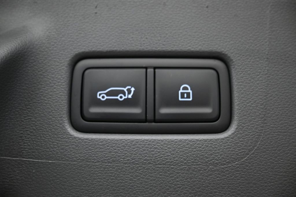 Used 2026 Hyundai Santa Fe SEL FWD image 16