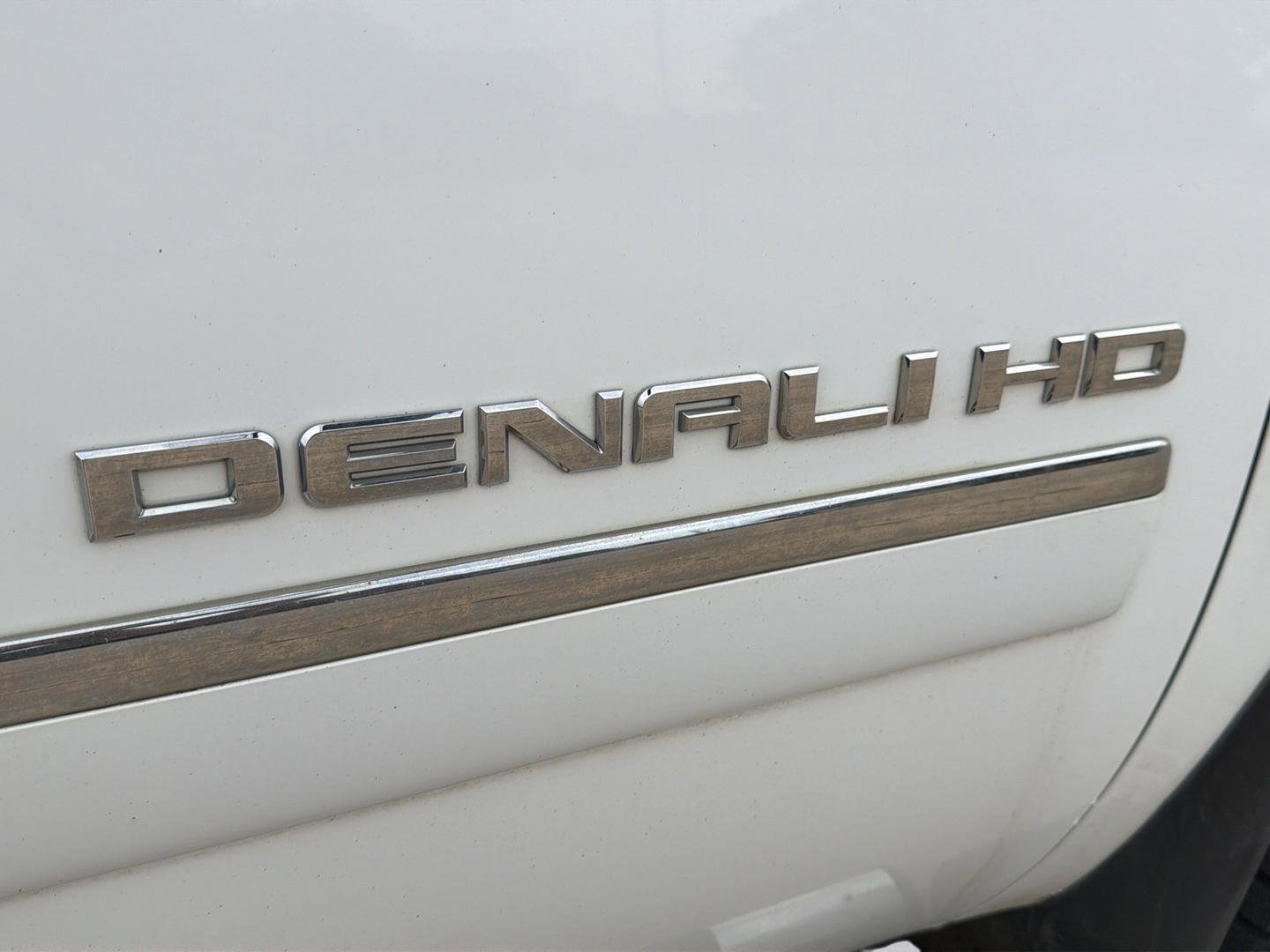 Used 2014 GMC Sierra 2500 Denali w/ Suspension Package, Off-Road AWD/4WD image 33