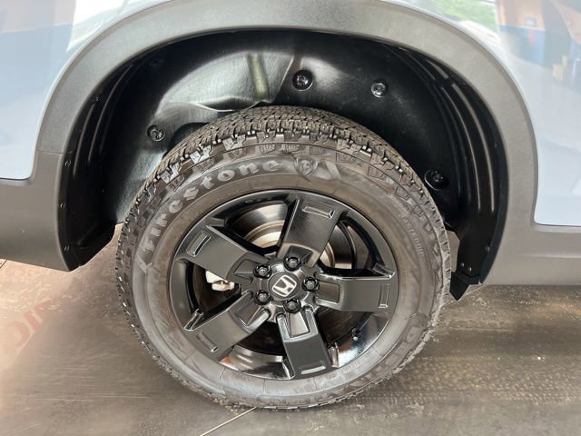 Used 2025 Honda Ridgeline Black Edition image 9