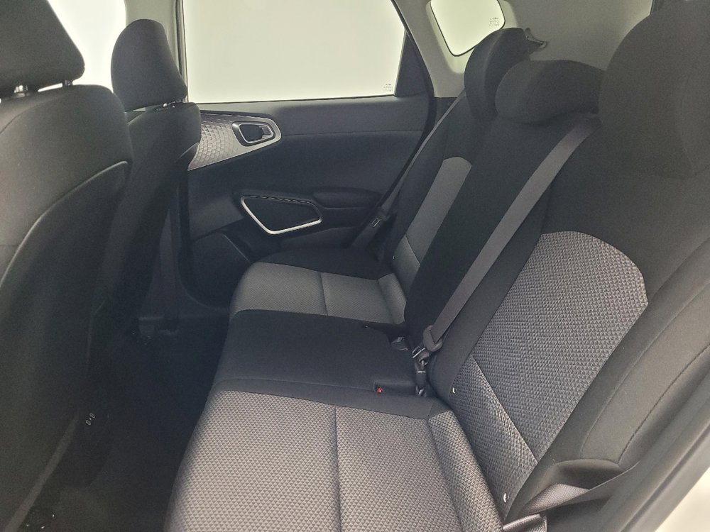 Used 2023 Kia Soul S image 18