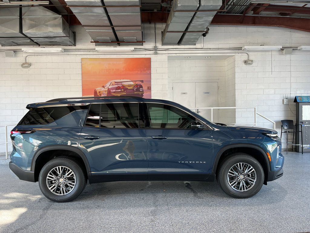 New 2026 Chevrolet Traverse LT FWD image 12