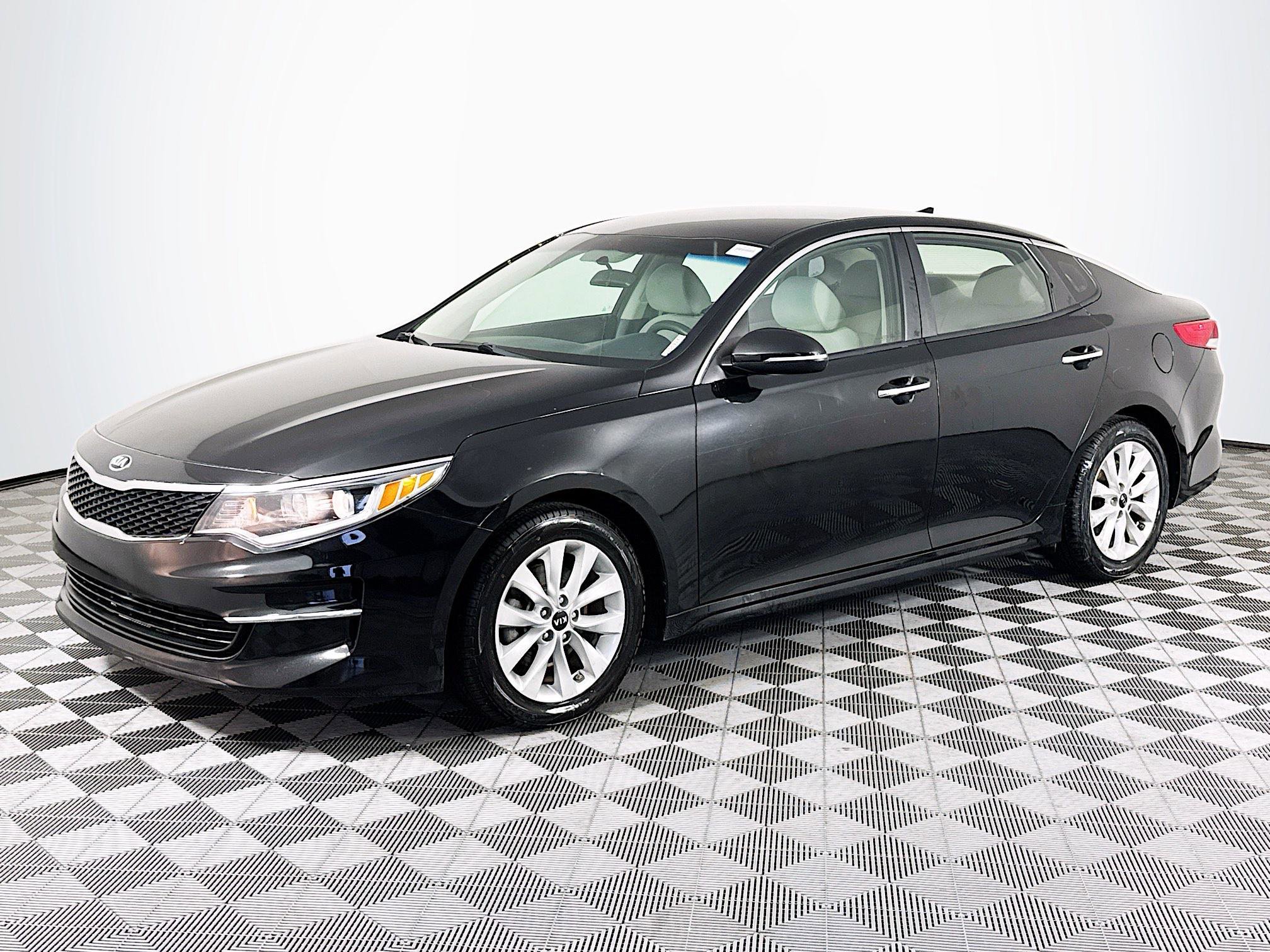 Used 2018 Kia Optima LX w/ 17" Alloy Wheels Package FWD image 39