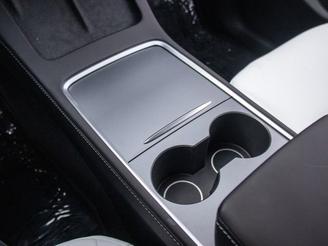 Used 2025 Tesla Model Y Long Range image 16