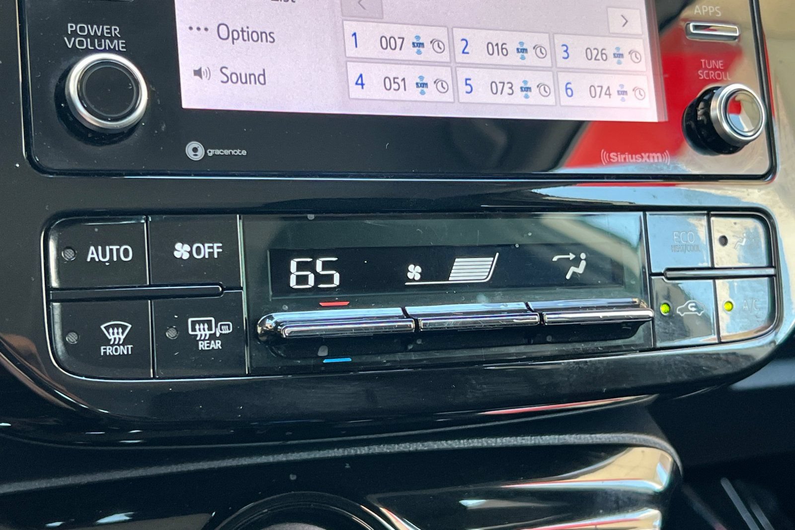 Certified 2022 Toyota Prius LE FWD image 20