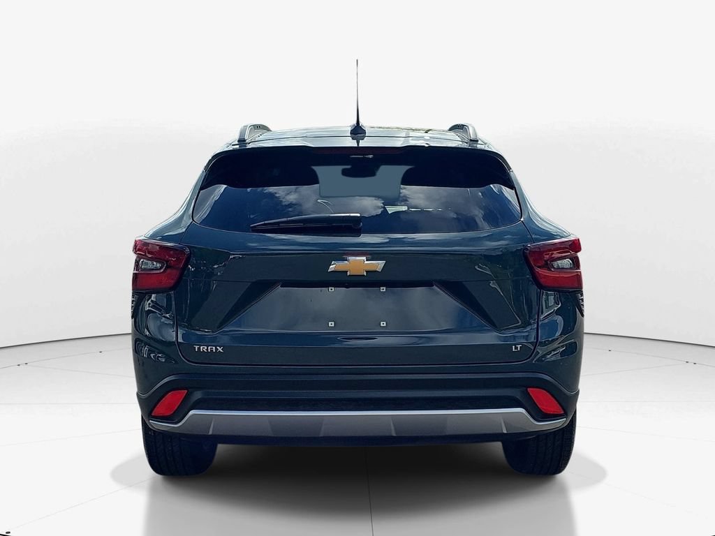 Used 2025 Chevrolet Trax LT FWD image 7