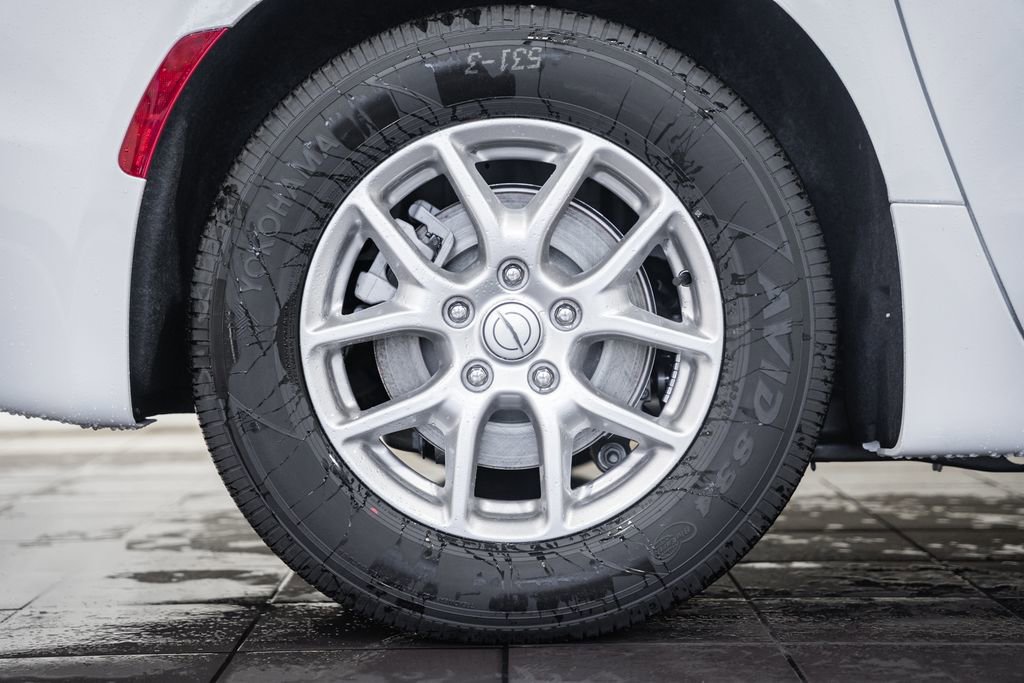 New 2026 Chrysler Pacifica Select image 17