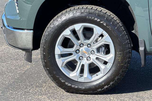 New 2026 Chevrolet Silverado 1500 LTZ w/ LTZ Premium Package AWD/4WD image 32