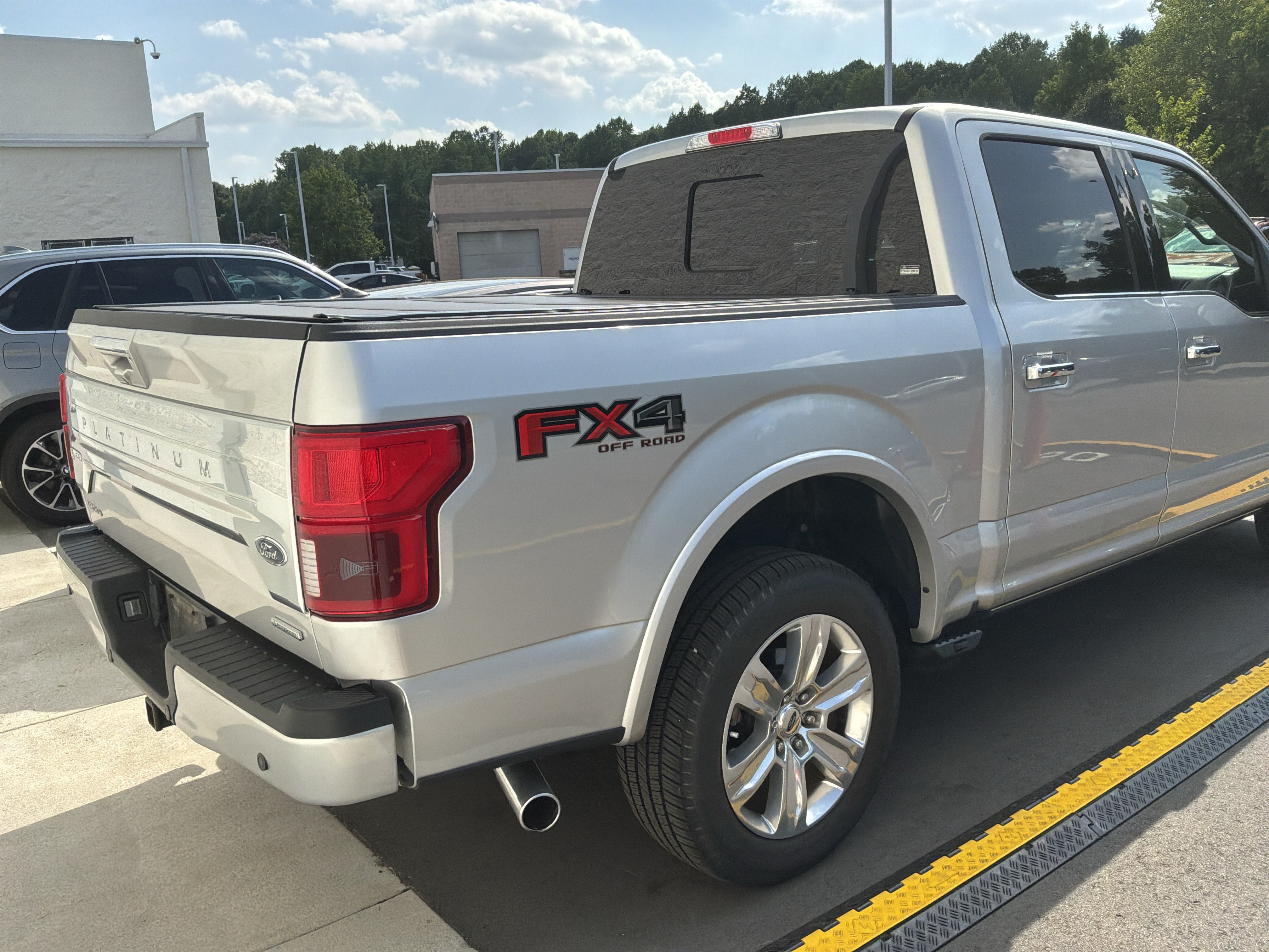 Used 2018 Ford F150 Platinum w/ Equipment Group 701A Luxury AWD/4WD image 7