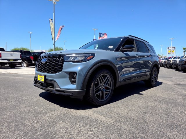 New 2026 Ford Explorer ST-Line w/ ST-Line Street Pack RWD image 2