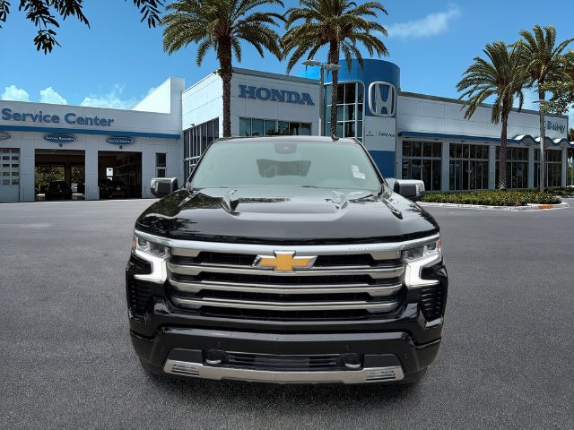 Used 2024 Chevrolet Silverado 1500 High Country AWD/4WD image 3