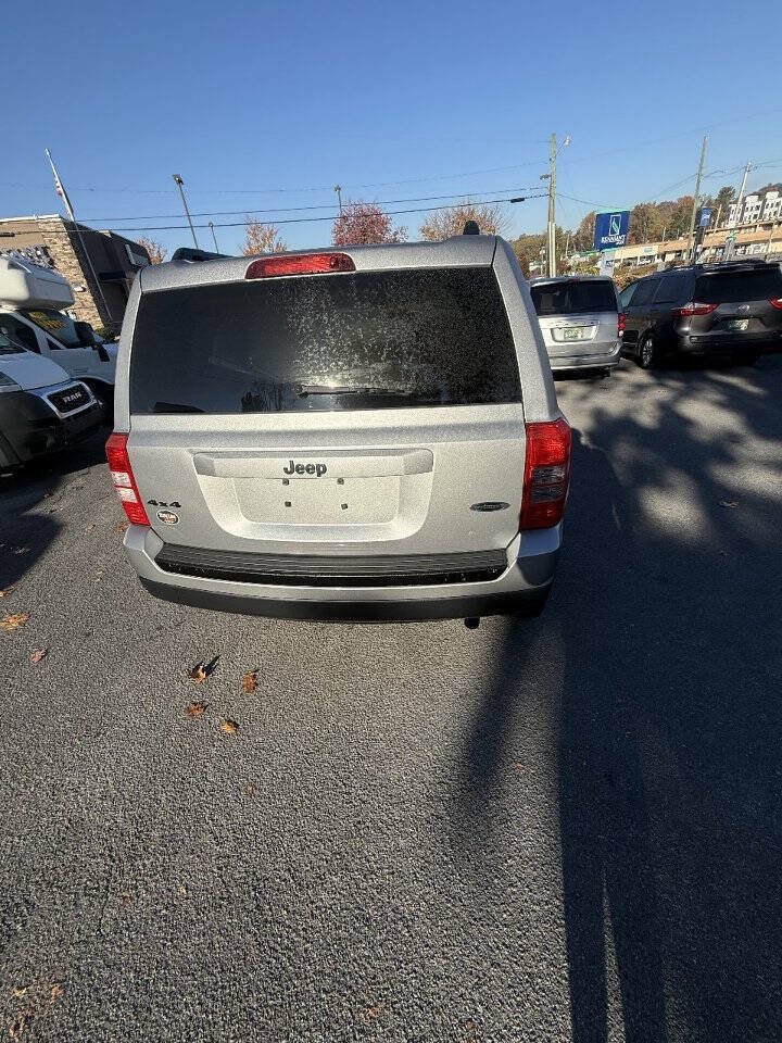 Used 2015 Jeep Patriot Sport w/ Power Value Group AWD/4WD image 3