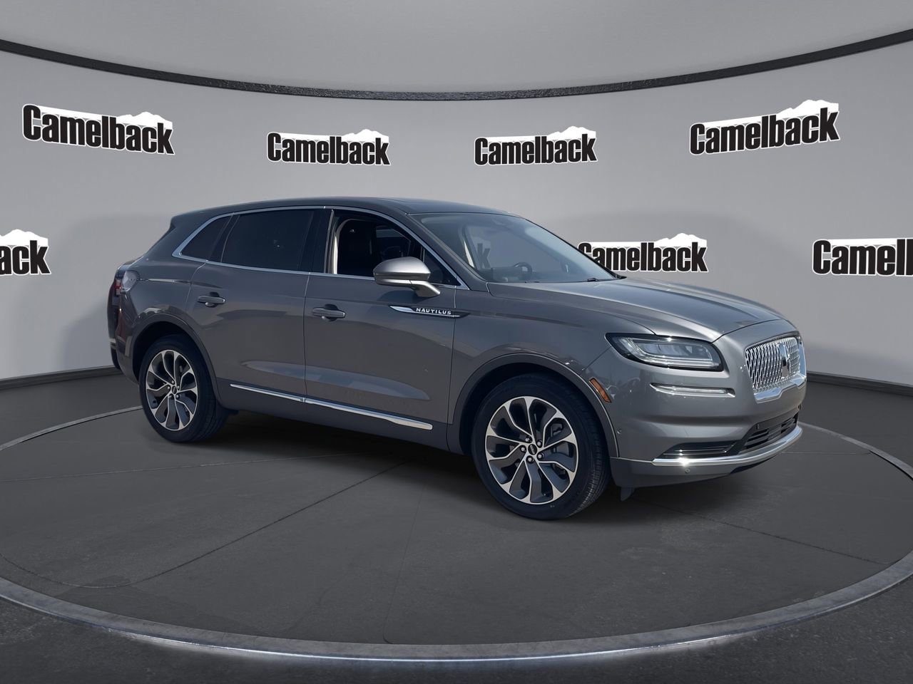 Used 2022 Lincoln Nautilus Reserve w/ Equipment Group 201A image 1