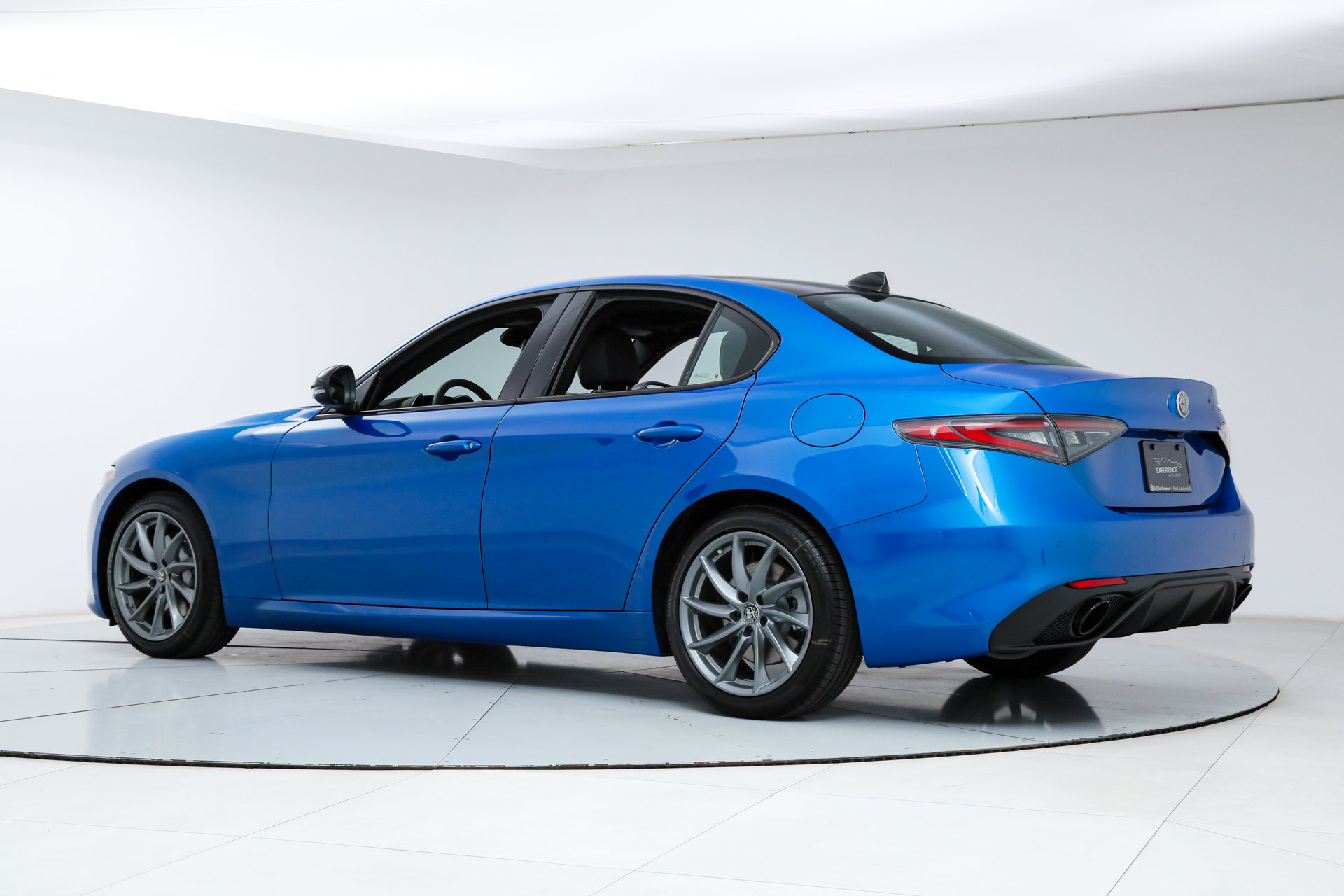 New 2026 Alfa Romeo Giulia w/ Driving Assist Package RWD image 3