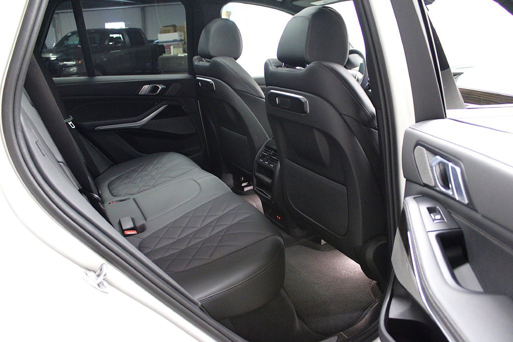 Used 2026 BMW X5 xDrive40i AWD/4WD image 34