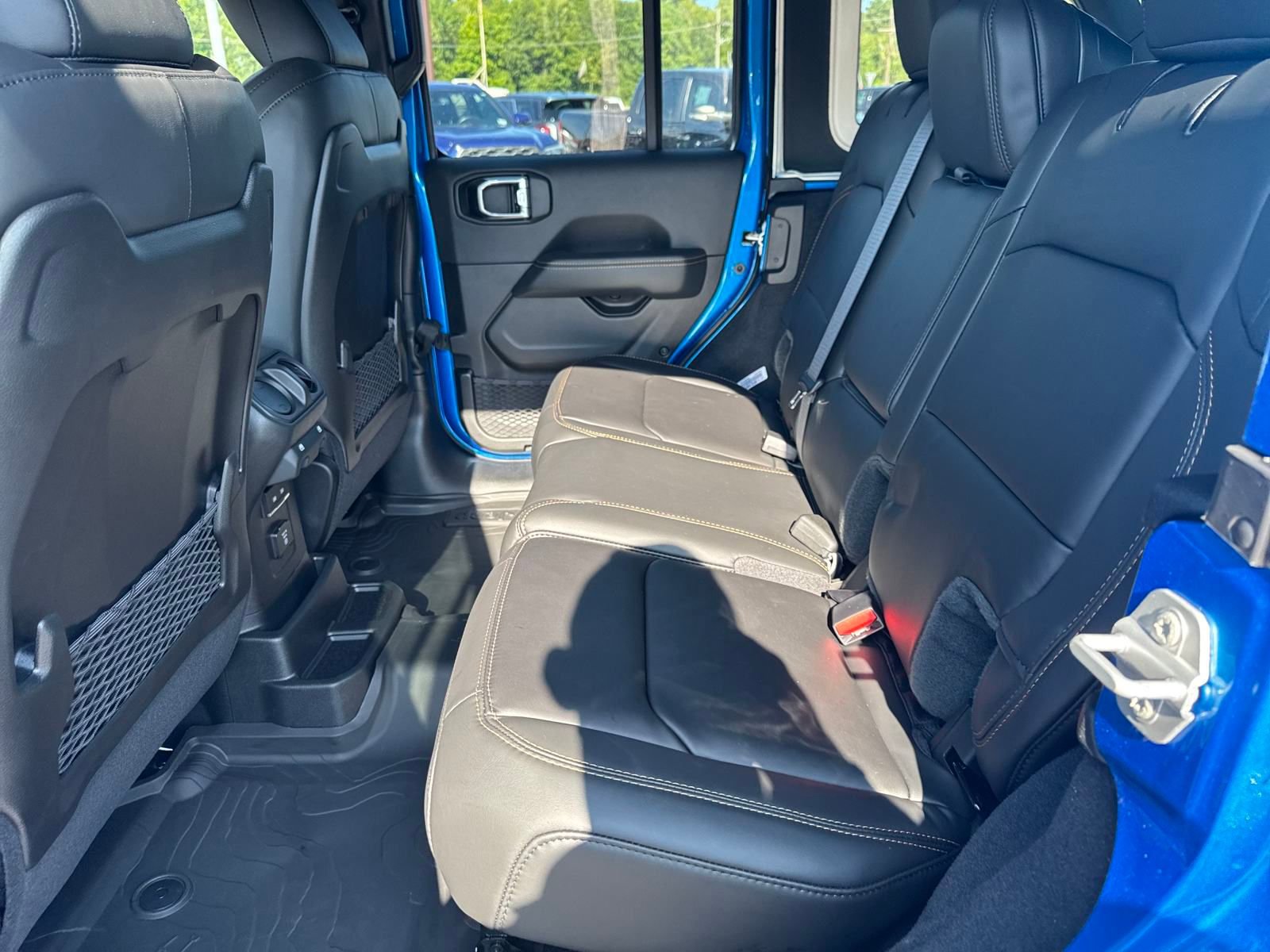 New 2025 Jeep Wrangler Unlimited Rubicon 392 image 25