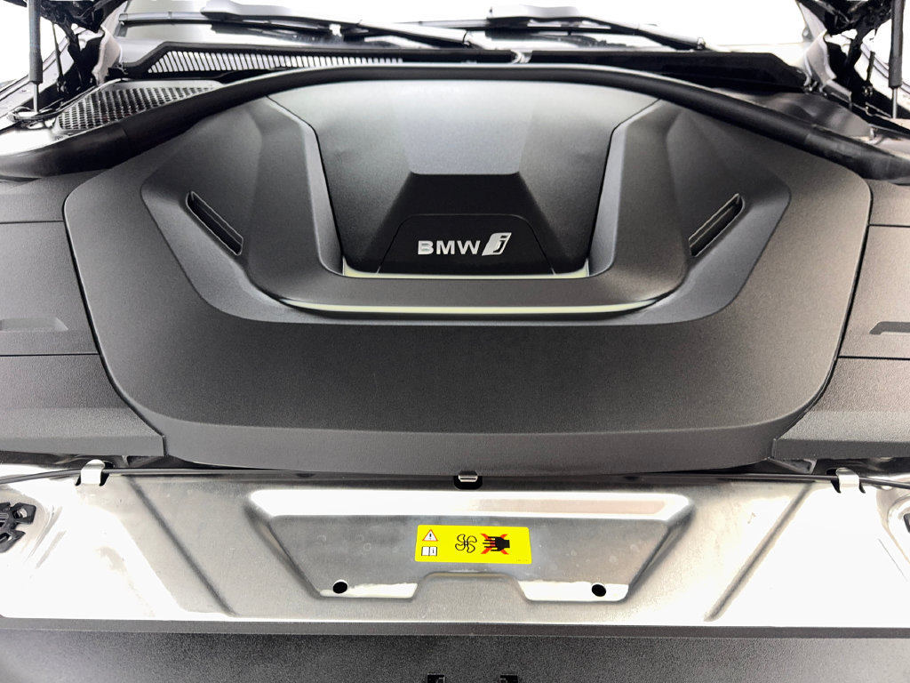 Used 2025 BMW i4 eDrive40 w/ Premium Package RWD image 79