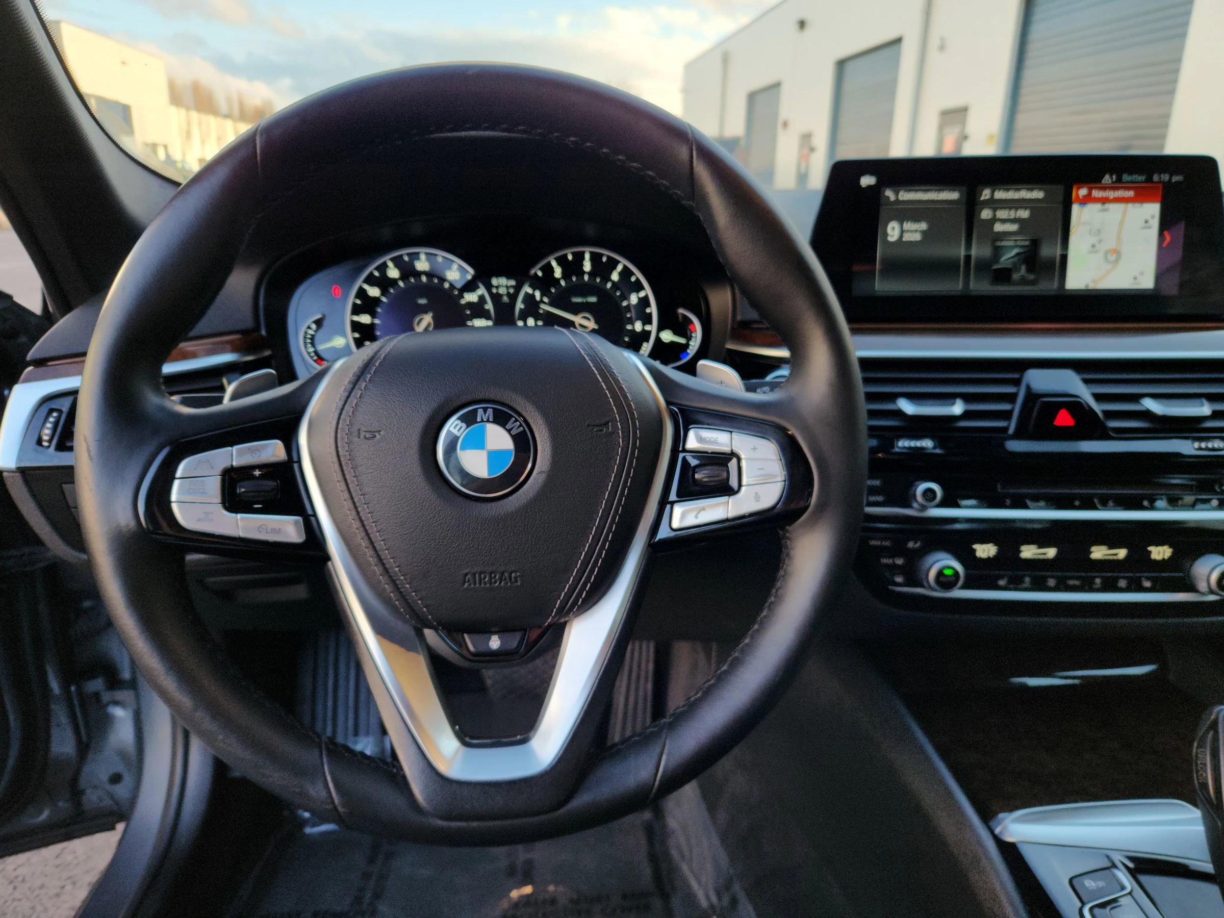 Used 2018 BMW 530i xDrive w/ Premium Package image 10
