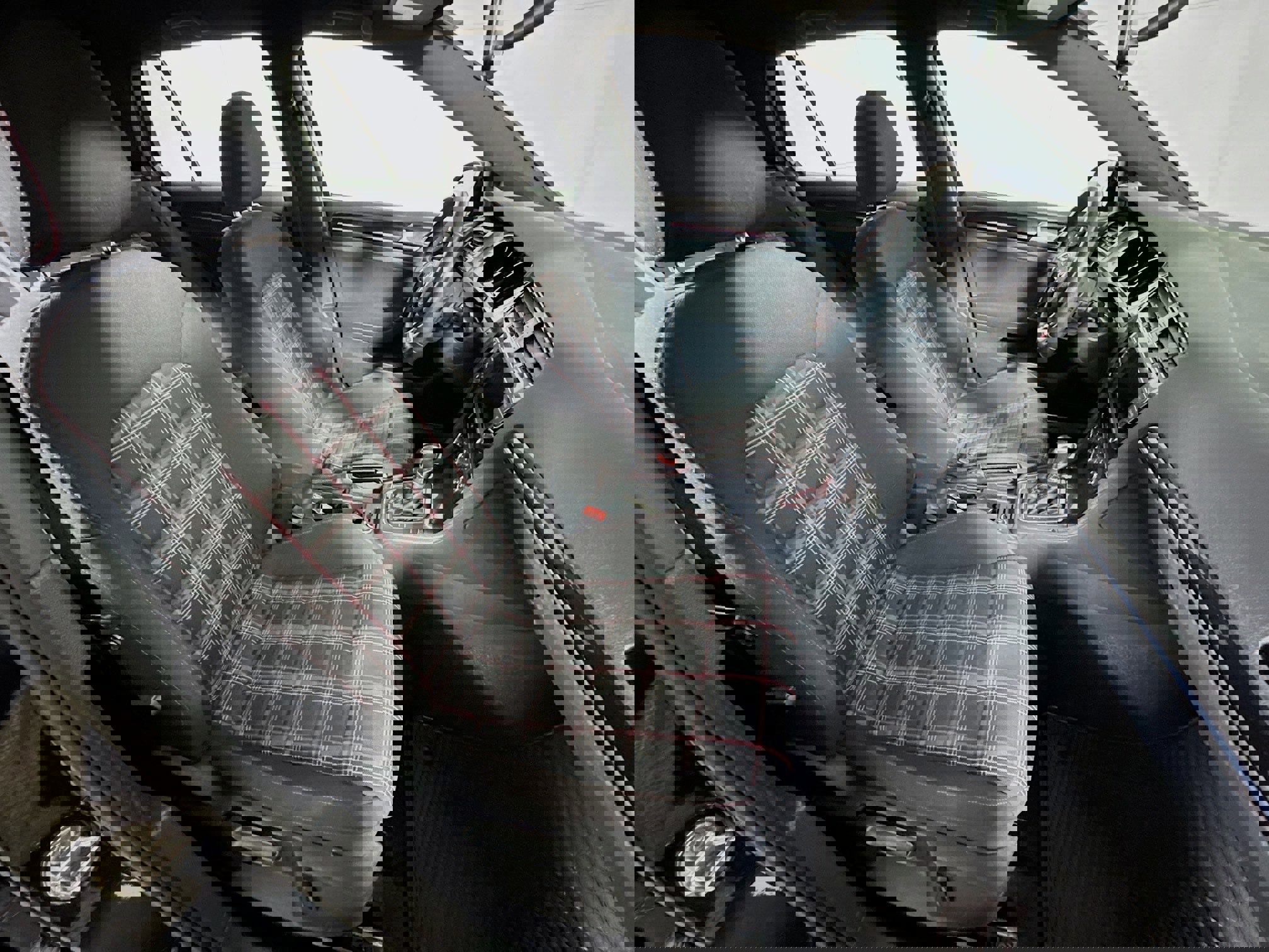 Used 2017 Volkswagen GTI Sport image 25