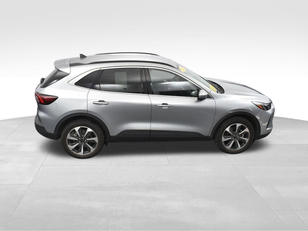 Used 2024 Ford Escape Platinum w/ Premium Technology Package AWD/4WD image 44