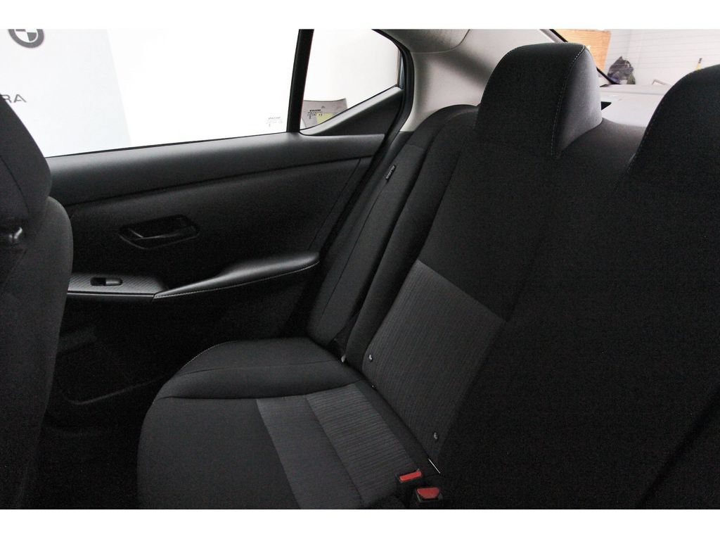 Used 2025 Nissan Sentra SV FWD image 9