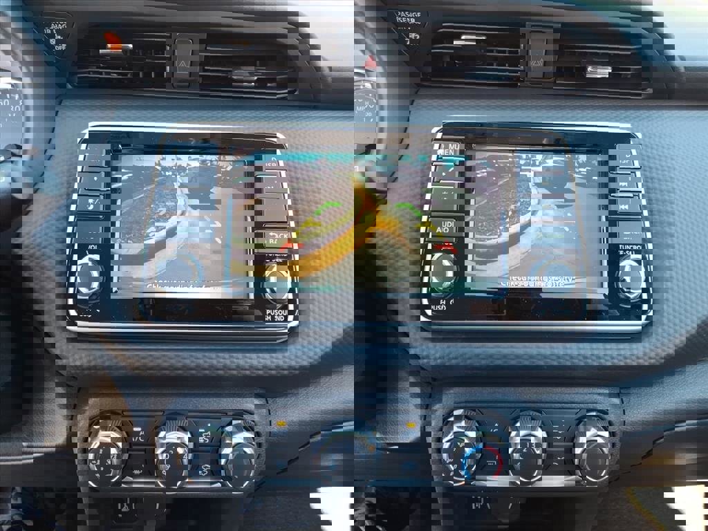 New 2025 Nissan Kicks Play S image 10