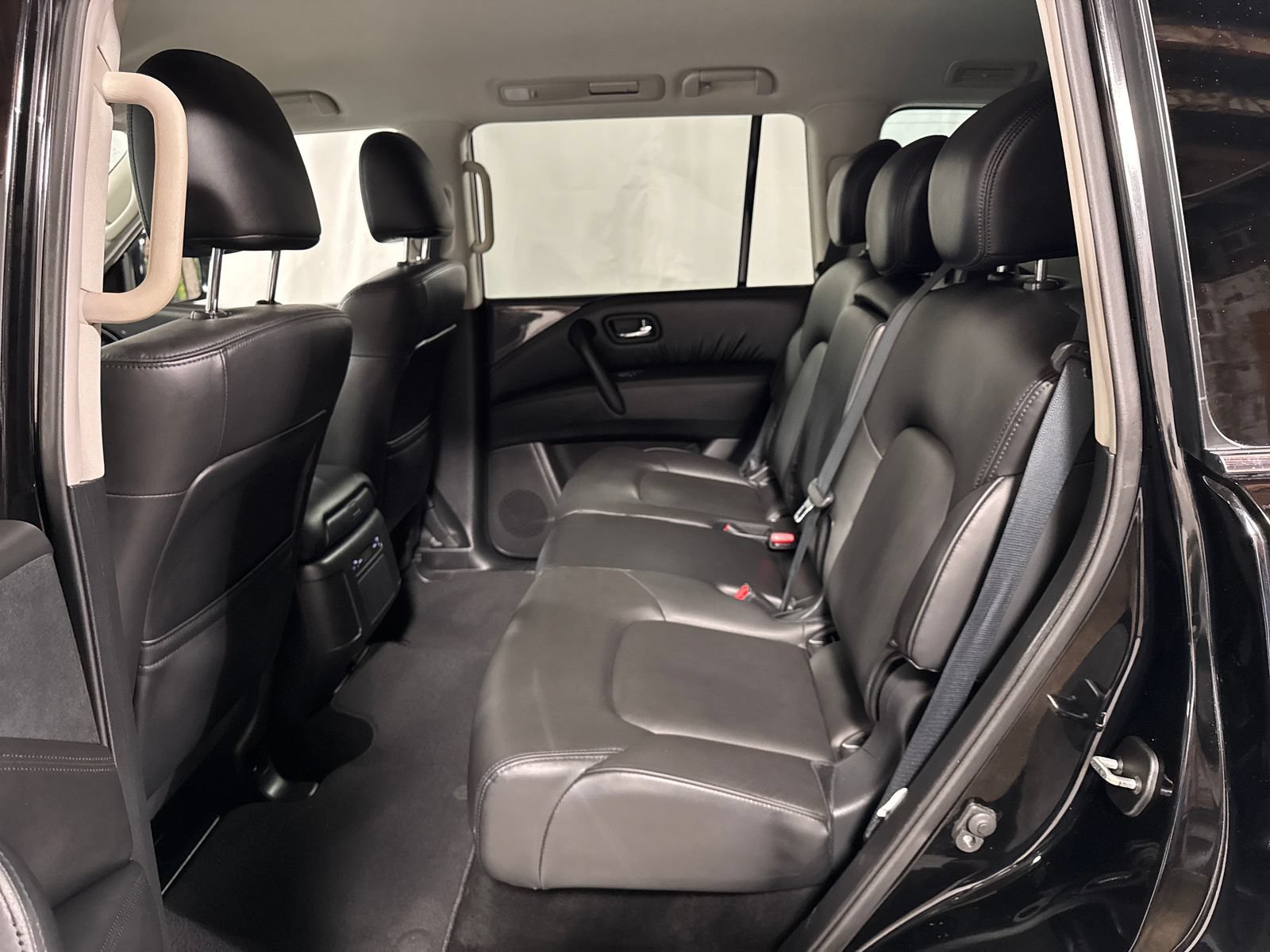 Used 2023 Nissan Armada SV AWD/4WD image 5