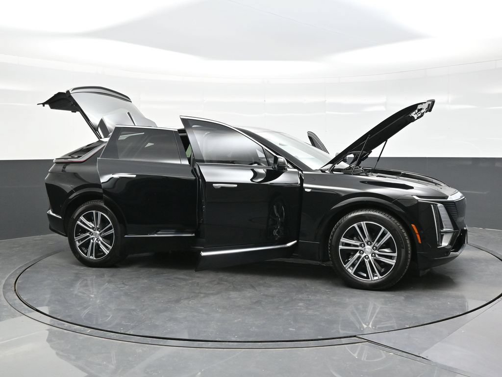 Certified 2024 Cadillac Lyriq Luxury AWD/4WD image 41