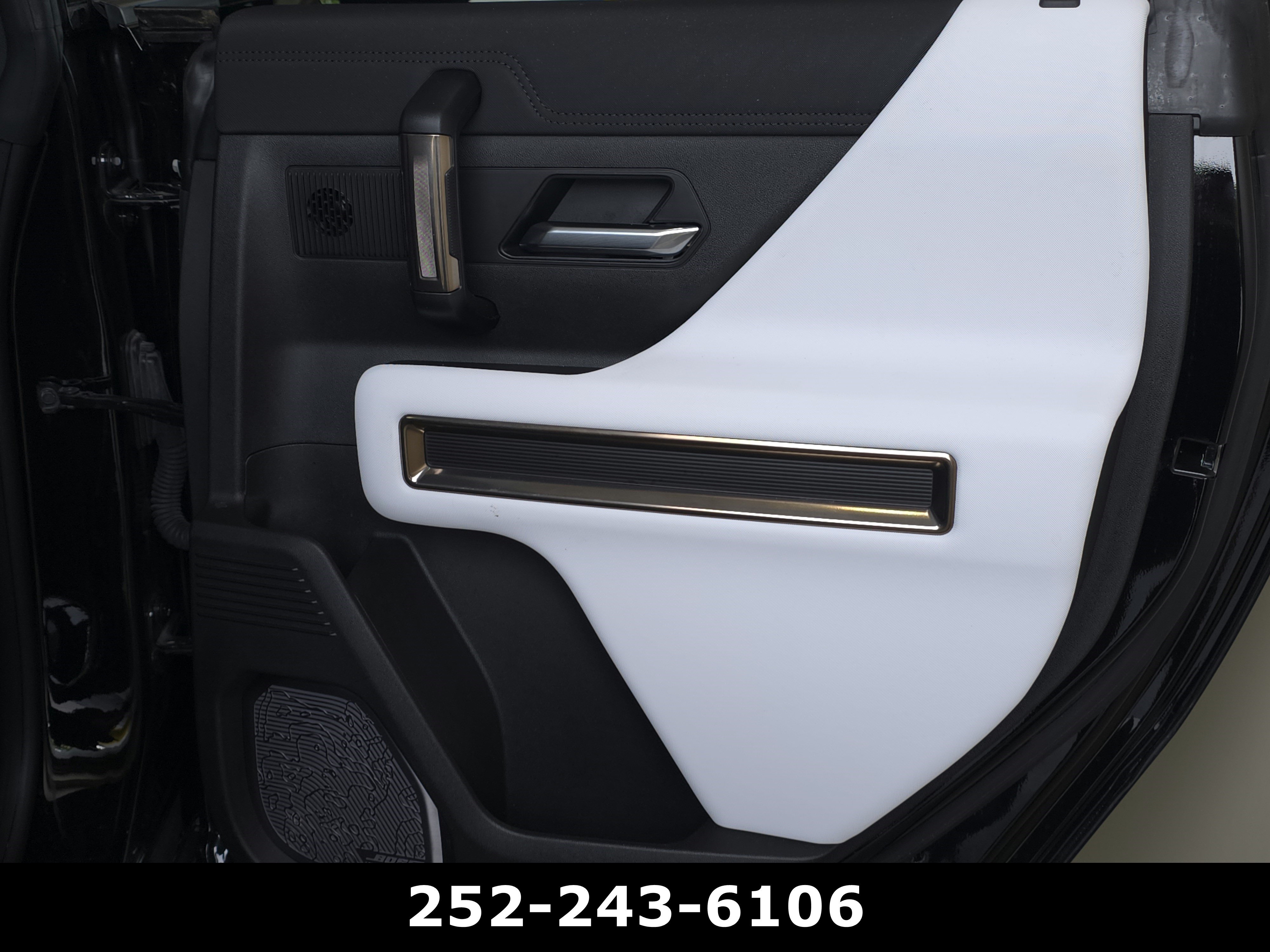 Used 2025 GMC Hummer EV 3X AWD/4WD image 47