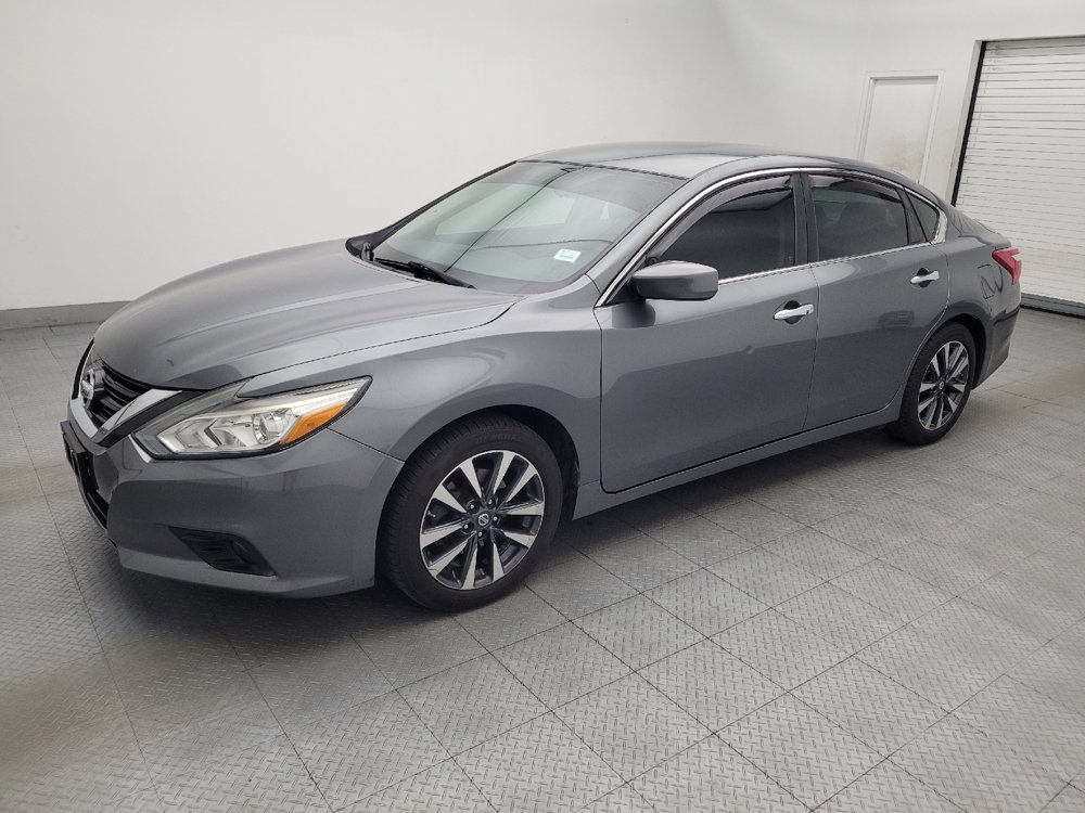 Used 2016 Nissan Altima 2.5 SV FWD image 2