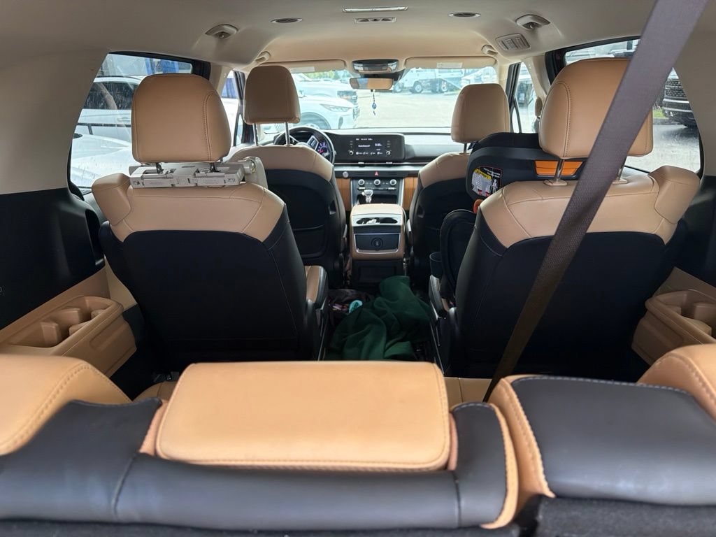 Used 2023 Kia Carnival LX w/ Paint Protection Package FWD image 8