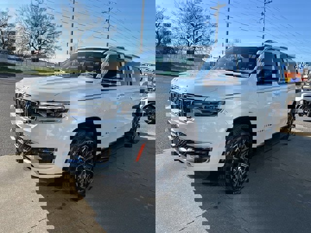 Used 2023 Jeep Wagoneer L Series II image 5