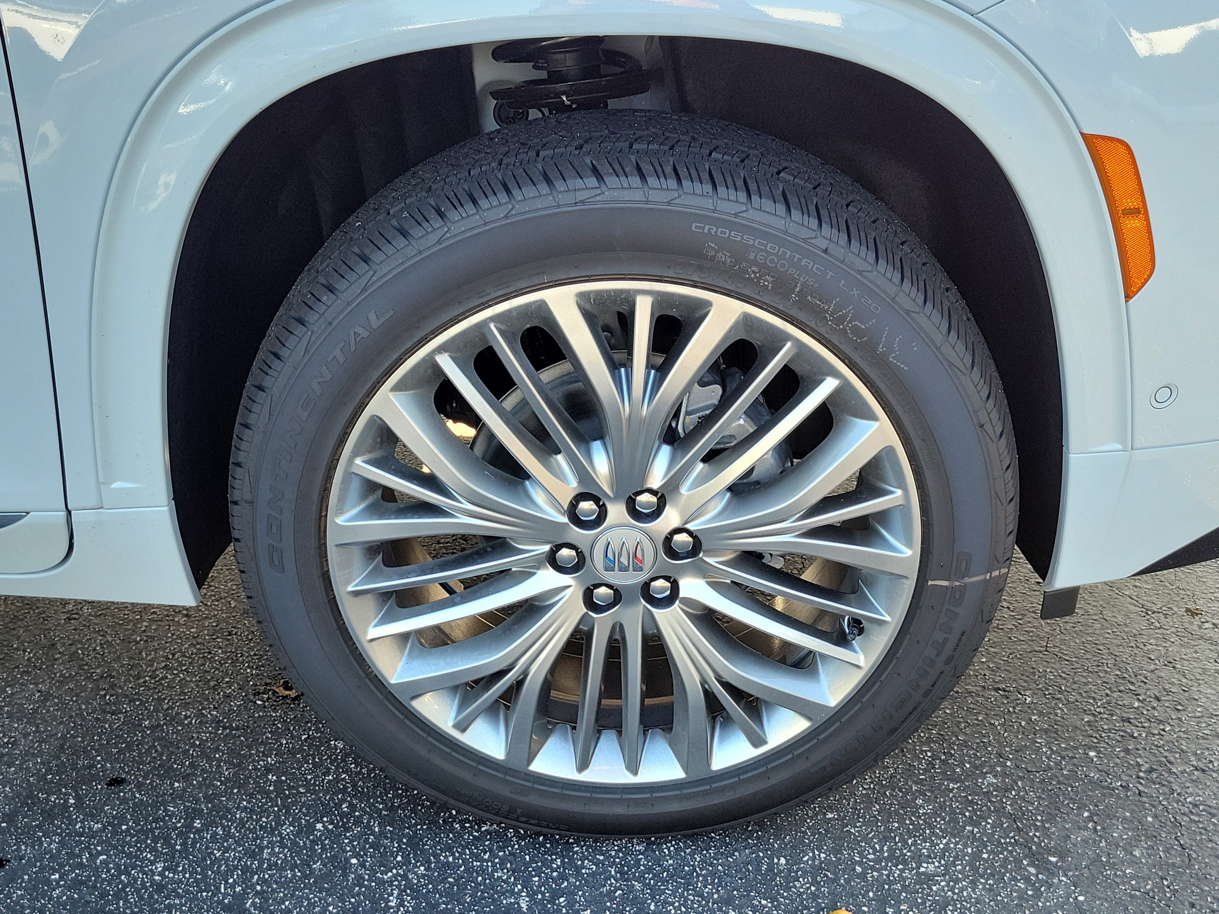 New 2027 Buick Enclave Avenir FWD image 4