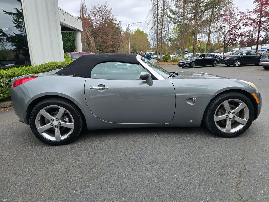 Used 2007 Pontiac Solstice Convertible w/ Premium Package RWD image 3