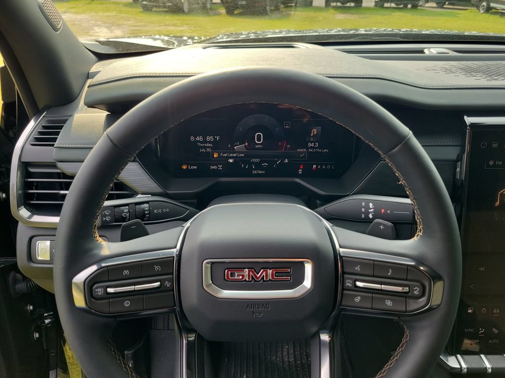 Used 2026 GMC Acadia AT4 w/ Luxury Package AWD/4WD image 32