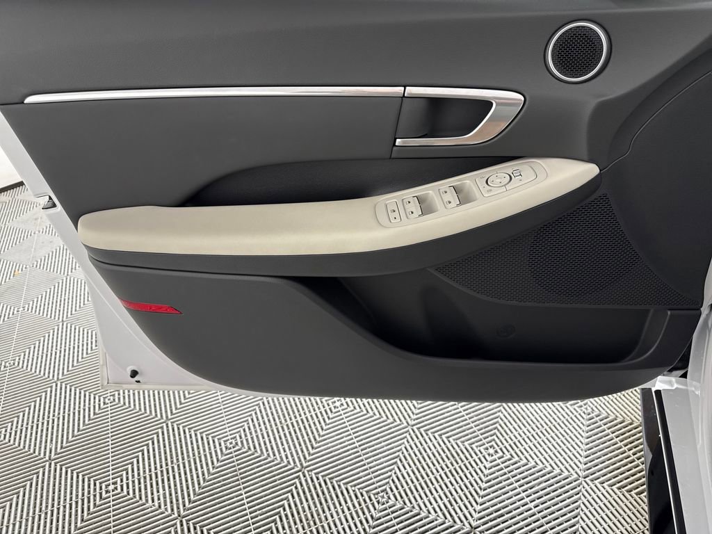 Used 2023 Hyundai Sonata SEL image 12