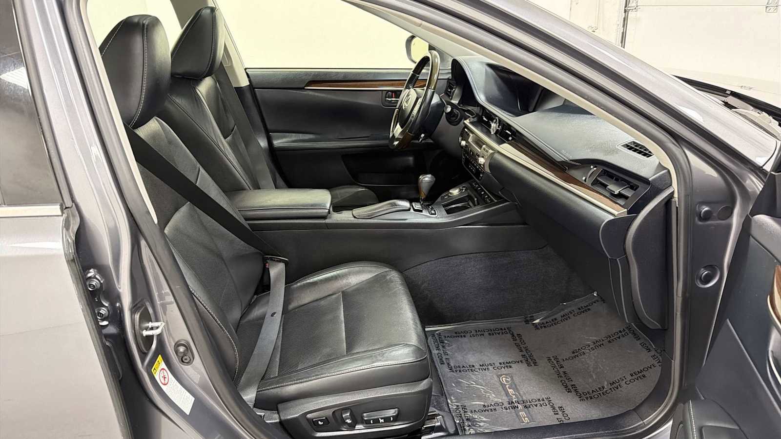 Used 2014 Lexus ES 350 w/ Luxury Package FWD image 30