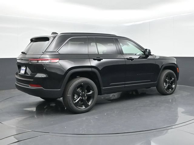 New 2026 Jeep Grand Cherokee Limited w/ Limited Altitude Package RWD image 8