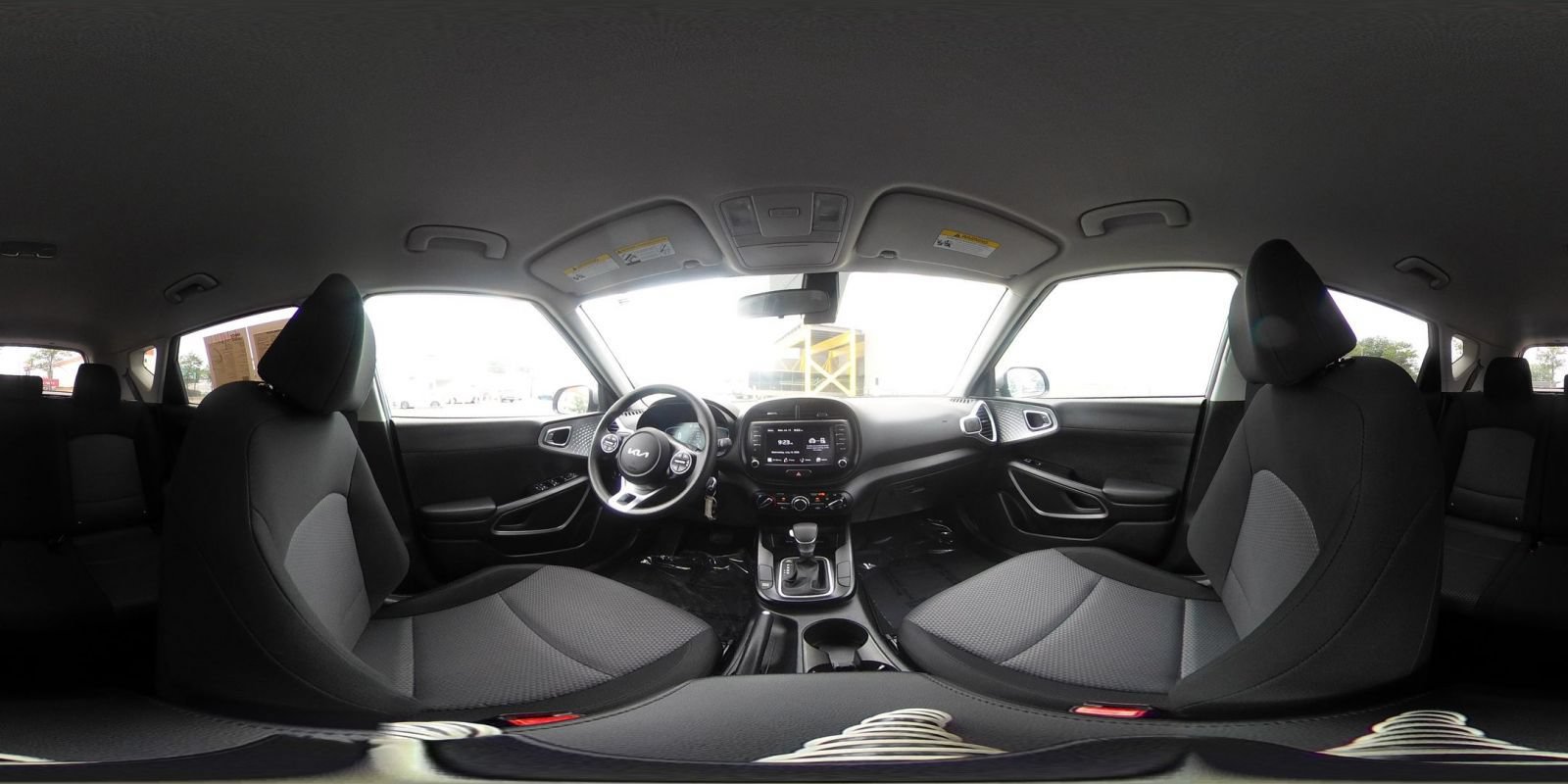 Used 2025 Kia Soul LX w/ LX Technology Package FWD image 42