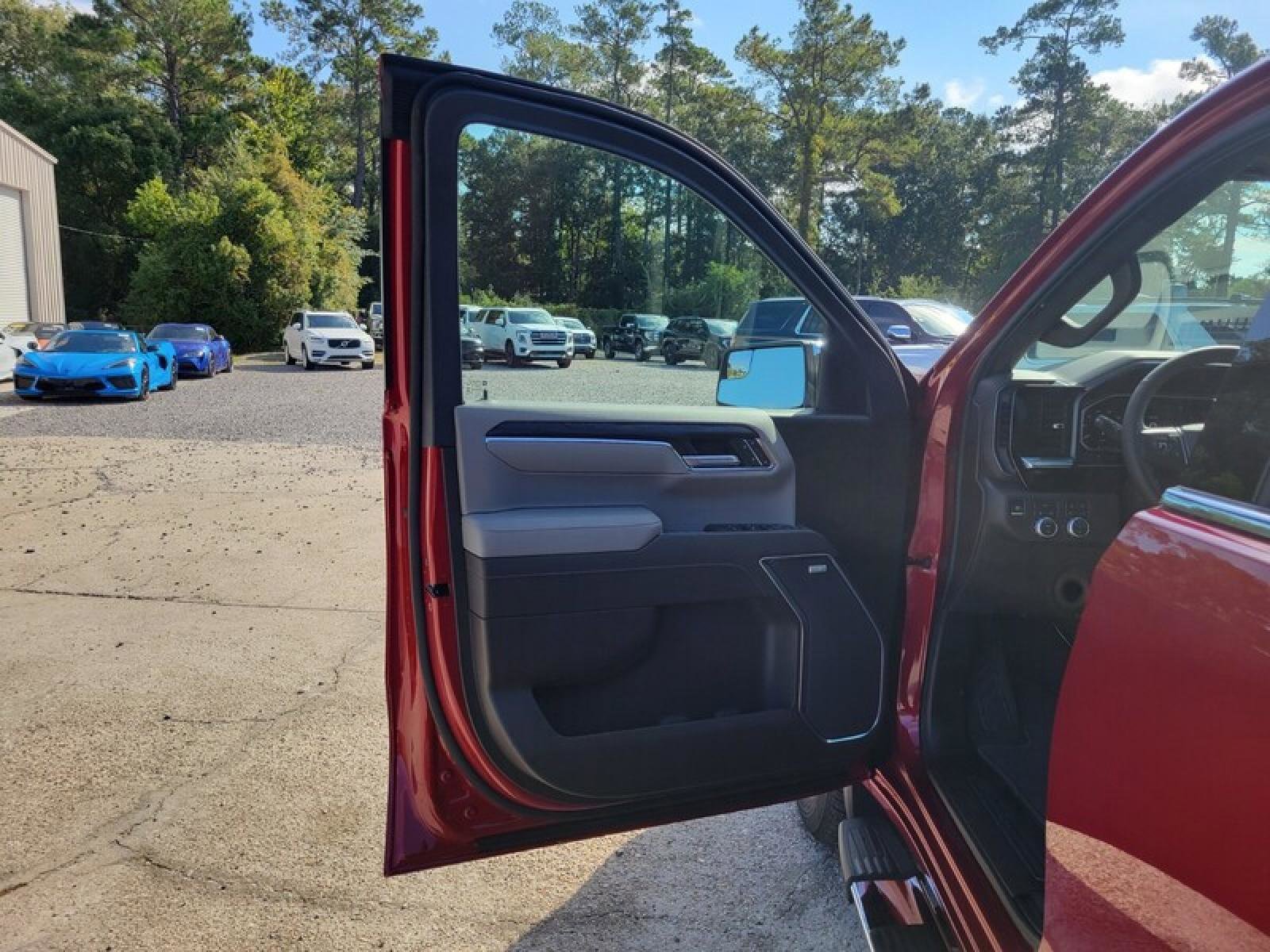 New 2026 GMC Sierra 1500 SLT w/ SLT Premium Package image 13