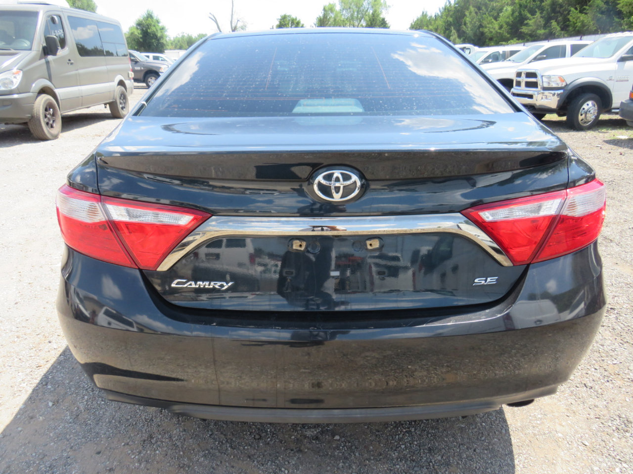 Used 2015 Toyota Camry SE image 5